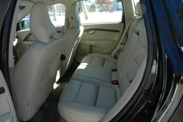 2011 Volvo XC70 AWD Wagon 3 2L - Great Carfax - IMMACULATE - cars & for sale in Windham, VT – photo 11