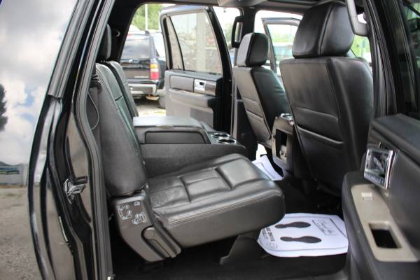 👍2007 Lincoln Navigator // Buy-Here Pay-Here - cars & trucks - by... for sale in Jacksonville, FL – photo 9