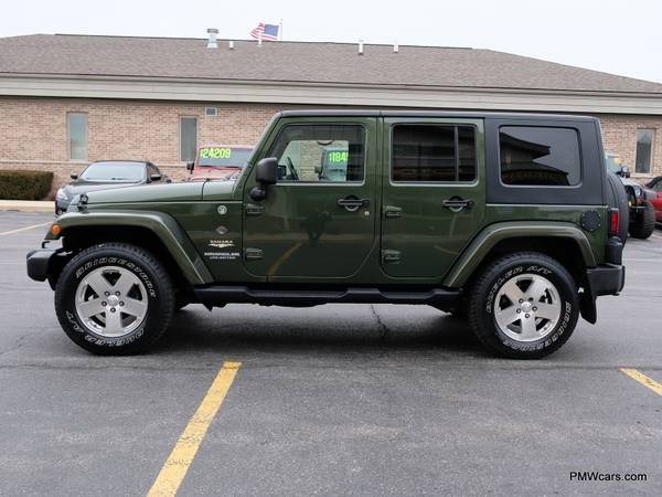 2009 Jeep Wrangler Unlimited Sahara CERTIFIED! 6 SPEED LOW MILES! for sale in Naperville, IL – photo 3