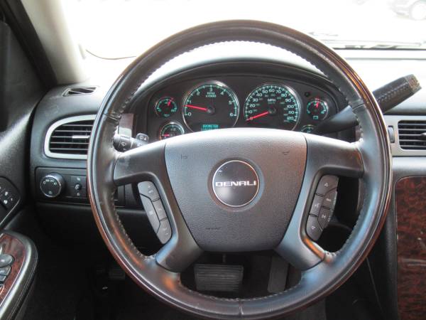 2008 GMC Yukon Denali AWD! Navigation! IMMAC! Low Miles! WE FINANCE!! for sale in Terrell, TX – photo 22