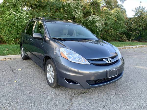 2009 TOYOTA SIENNA for sale in Farmingville, NY – photo 2