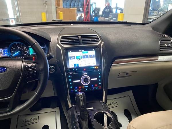 2018 Ford Explorer Limited 4WD - cars & trucks - by dealer - vehicle... for sale in Coopersville, MI – photo 17