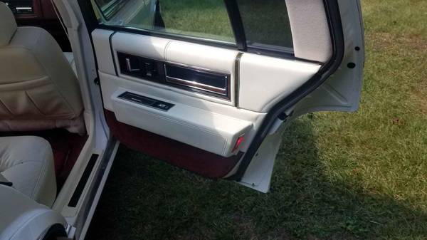 1993 caddy sedan deville - cars & trucks - by owner - vehicle... for sale in Wenhammass, MA – photo 5