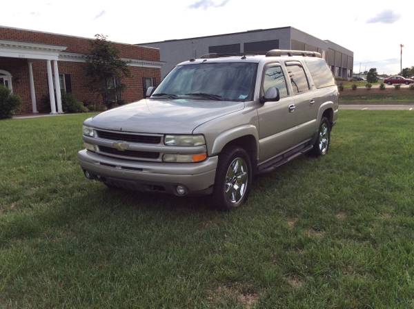 2005 CHEVROLET SUBURBAN LT Z71 4X4 EVERY OPTION EXCELLENT CONDITION... for sale in Charlotte, NC – photo 3