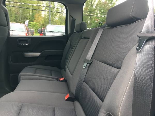 2018 Chevy Silverado LT Crew Cab 5.3L 6.5' Box! White! for sale in Bridgeport, NY – photo 14