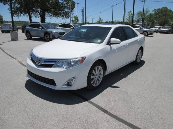 2012 Toyota Camry XLE sedan Super White - - by dealer for sale in Fayetteville, AR – photo 3