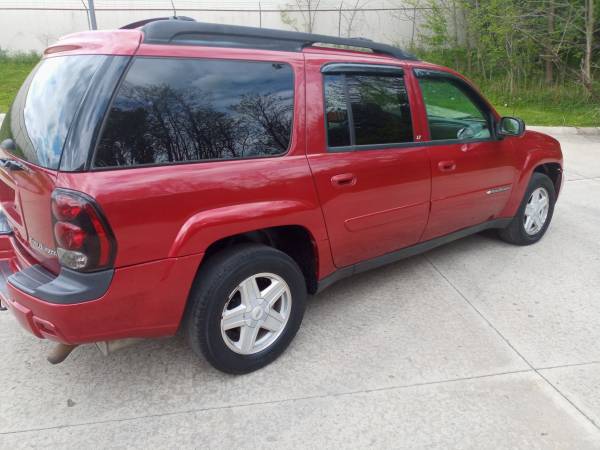 2003 Chevy Trailblazer extended 4x4 3Rd row low miles - cars & for sale in Youngstown, OH – photo 2