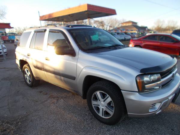 Mechanic Special 2005 Chevy Trail Blazer LS - cars & trucks - by... for sale in Topeka, KS – photo 2