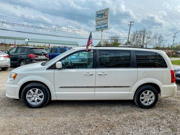 2013 Chrysler Town and Country - Drive Now 1, 000 Down - cars & for sale in Madison , OH – photo 4