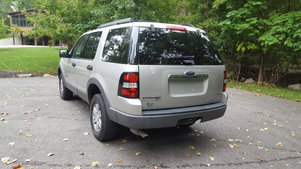 2006 Ford Explorer (126,592 Miles) for sale in Warsaw, IN – photo 2