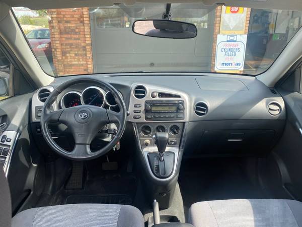 2006 Toyota Matrix XR - - by dealer - vehicle for sale in Pewaukee, WI – photo 13