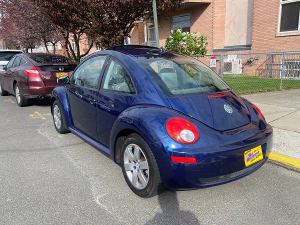 2006 Volkswagen new beetle 2 5 L hatchback sunroof heated seats for sale in Brooklyn, NY – photo 6