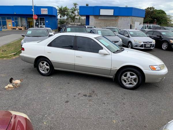 1998 Toyota Camry 4dr Sdn XLE V6 Auto - - by dealer for sale in Pearl City, HI – photo 2