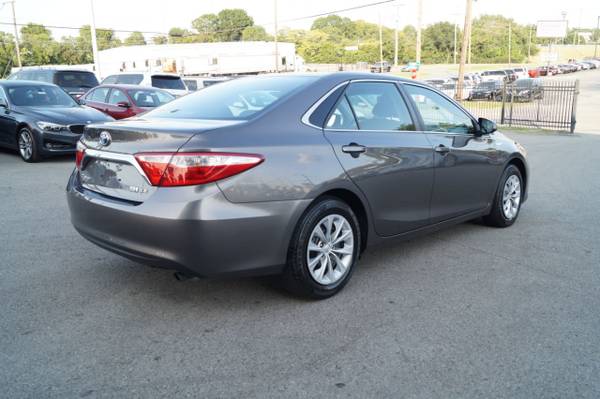 2017 *Toyota* *Camry* *2017 TOYOTA CAMRY HYBRID LE 1-OW - cars &... for sale in Nashville, TN – photo 8