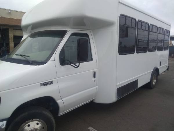 2004 Ford bus for sale in Cashion, AZ – photo 2