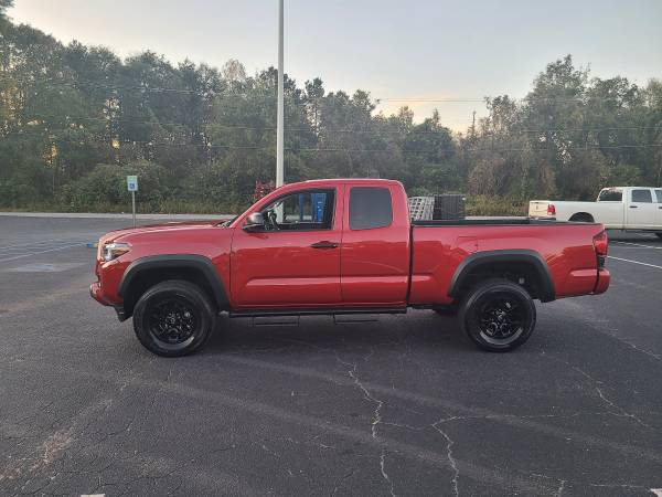 2019 toyota tacoma 10k - - by dealer - vehicle for sale in Cowpens, SC – photo 2