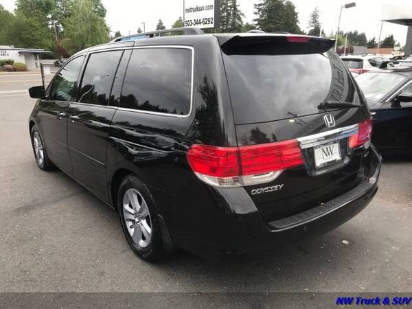 2010 Honda Odyssey Touring Leather NAV DVD Clean Carfax Local Famil for sale in Milwaukee, OR – photo 3
