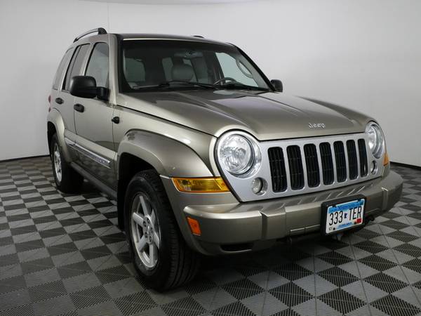 2005 Jeep Liberty Limited - - by dealer - vehicle for sale in Inver Grove Heights, MN – photo 12