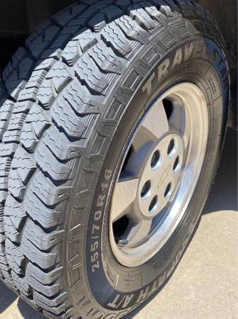 2003 Chevy Suburban LT 4x4 Split Door Brand New A/T Tires - cars & for sale in Oklahoma City, OK – photo 12