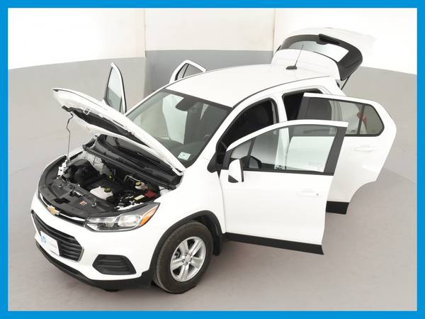 2020 Chevy Chevrolet Trax LS Sport Utility 4D hatchback White for sale in Arlington, TX – photo 15