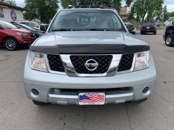 ★★★ 2006 Nissan Pathfinder 4x4 3rd Row Seating ★★★ for sale in Grand Forks, ND – photo 3