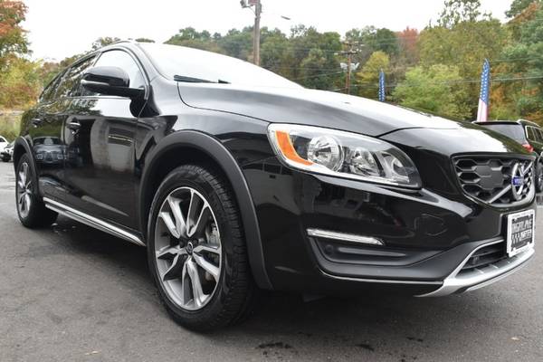 2018 Volvo V60 Cross Country All Wheel Drive T5 AWD Wagon for sale in Waterbury, CT – photo 11