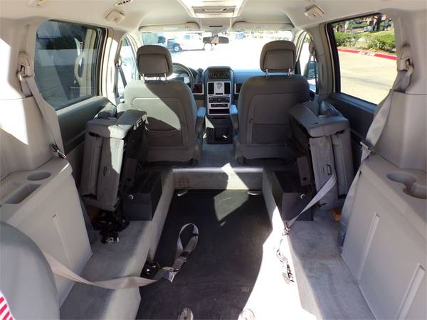 CHRYSLER TOWN & COUNTRY REAR MANUAL RAMP HANDICAPPED WHEELCHAIR VAN... for sale in Irving, LA – photo 16