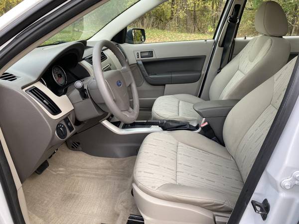 2008 FORD FOCUS SE Automatic with 88K miles - cars & trucks - by... for sale in Crystal Lake, IL – photo 11