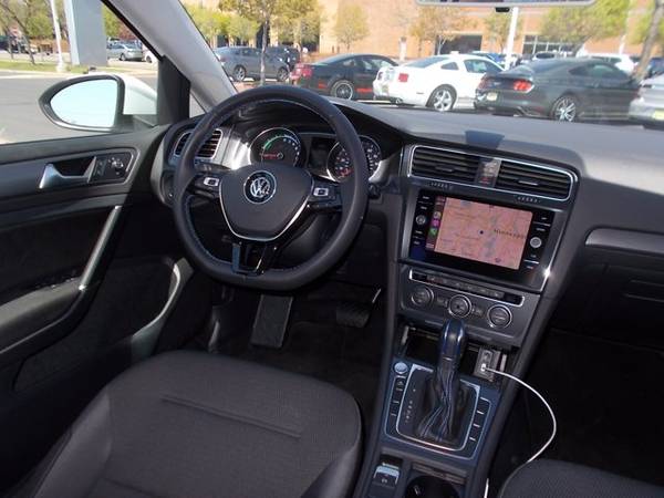 2017 Volkswagen VW e-Golf Se - - by dealer - vehicle for sale in St Louis Park, MN – photo 11