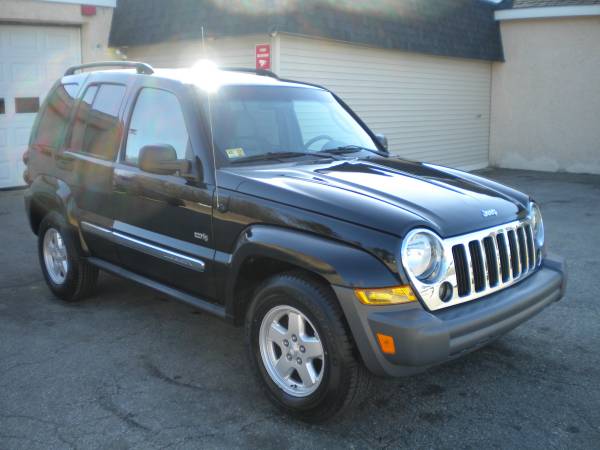 Jeep Liberty 4X4 65th anniversary edition Sunroof 1 Year for sale in Hampstead, NH – photo 3