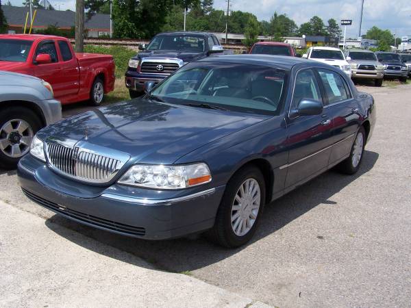 2005 Lincoln Town Car Signature Series Blue - cars & trucks - by... for sale in Martinez, GA – photo 3