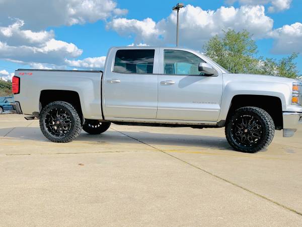 2015 CHEVROLET SILVERADO LT CREW 4X4 LIFTED A REAL EYE POPPER!! for sale in RIPLEY, PA – photo 3