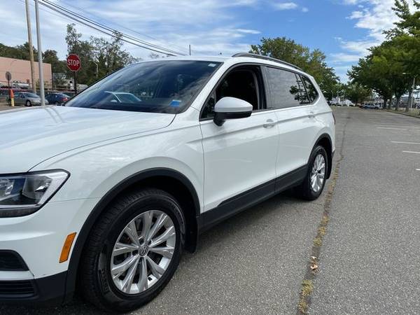 ** 2018 Volkswagen Tiguan Excellent Condition! * Drive Today! * -... for sale in East Northport, NY – photo 2