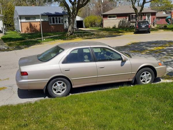 1998 Toyota Camry LE for sale in milwaukee, WI – photo 4
