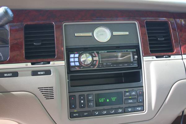 2003 Lincoln Town Car Limited Signature 3950 - - by for sale in Other, IL – photo 15