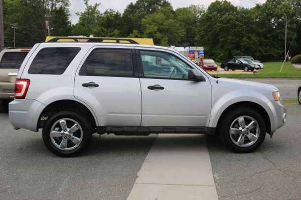 2011 FORD ESCAPE XLT, 2 OWNERS, SUNROOF, DRIVES GOOD, KEYLESS, CLEAN... for sale in Graham, NC – photo 4