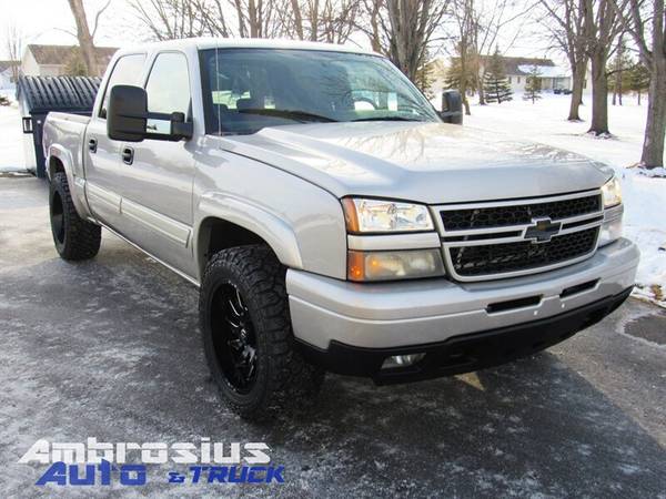 2006 Chevy Silverado 1500 LT Z71 4X4 Crew Cab, New Wheels and Tires! for sale in Appleton, WI – photo 2