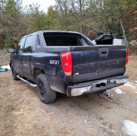 2004 chevy avalanche 4x4 - cars & trucks - by owner - vehicle... for sale in Amherst, WI – photo 2