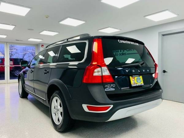 2012 Volvo XC70 AWD Wagon - cars & trucks - by dealer - vehicle... for sale in Streamwood, WI – photo 3