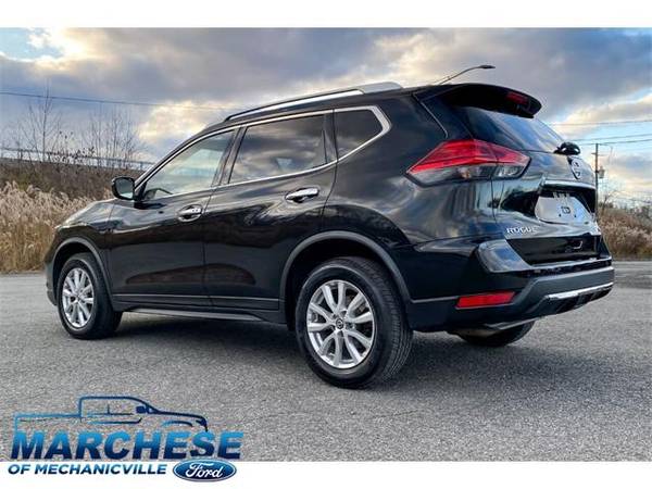 2017 Nissan Rogue SV AWD 4dr Crossover - wagon - cars & trucks - by... for sale in Mechanicville, VT – photo 5