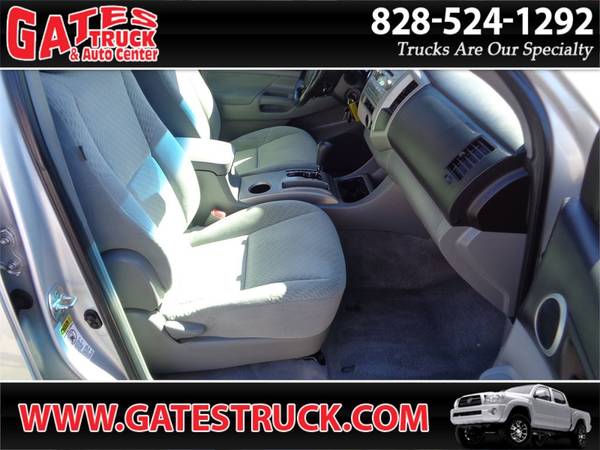2010 Toyota Tacoma Double Cab 4WD V6 *Silver* - cars & trucks - by... for sale in Franklin, NC – photo 13