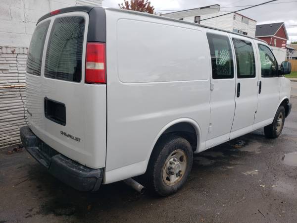 2006 CHEVY EXPRESS 2500 CARGO VAN for sale in Rochester , NY – photo 2