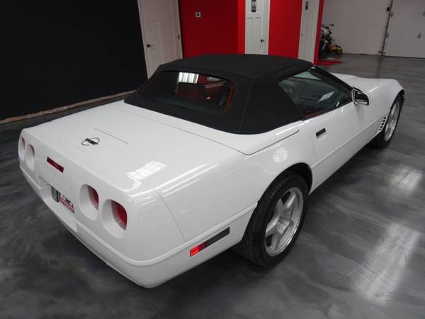 1990 Chevrolet Corvette Convertible - cars & trucks - by dealer -... for sale in Waterloo, WI – photo 4