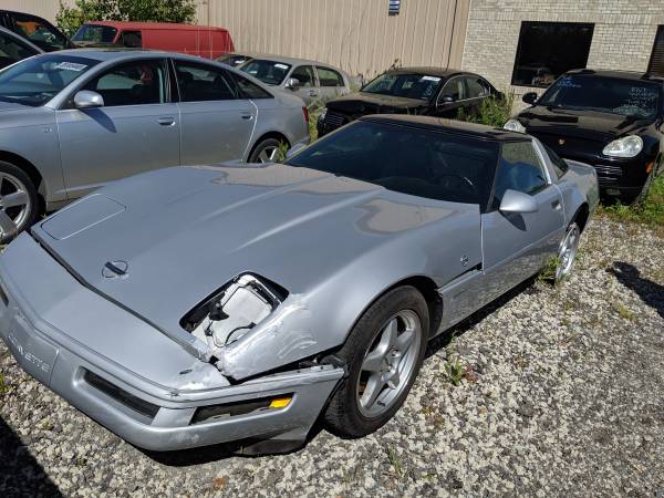 Corvette collectors edition runs drives needs tlc low miles for sale in New Baltimore, MI – photo 3