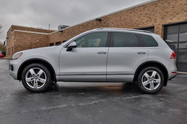 2012 Volkswagen Touareg 4dr TDI Lux Cool Silve for sale in Oak Forest, IL – photo 3