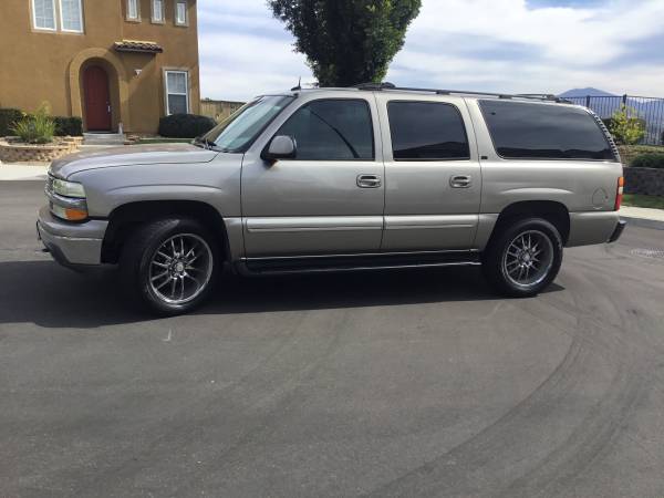 2003 Chevy suburban limited low miles 3rd row seat, great four for sale in San Diego, CA – photo 2