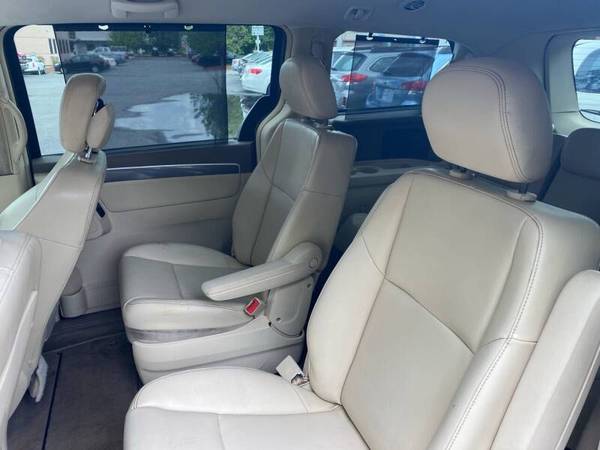 2010 Volkswagen Routan with only 110k ￼￼￼fully loaded rear view... for sale in leominster, MA – photo 13