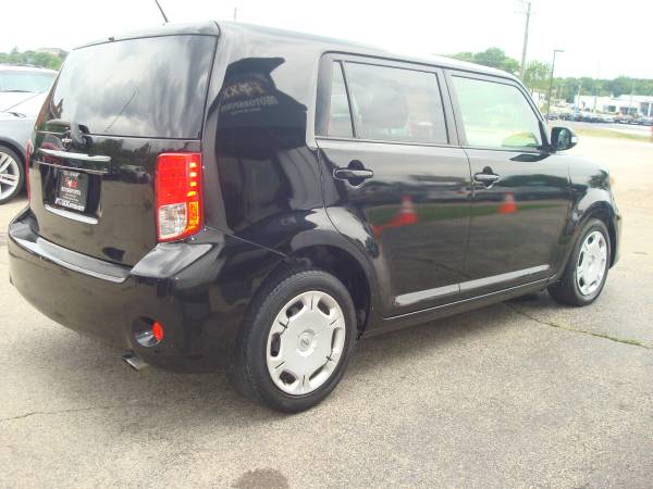 2012 Scion xB 5 Door Wagon - cars & trucks - by dealer - vehicle... for sale in Crystal Lake, IL – photo 6