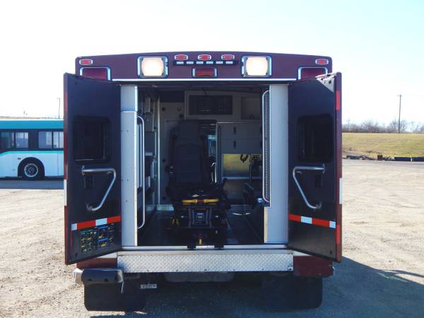Ambulance, 2013 Ford E-350, 5 4 Gas, Runs Good, Newer Tires, Free for sale in Midlothian, IL – photo 7