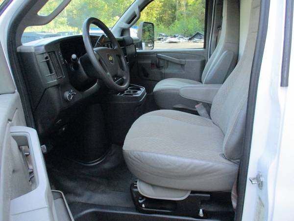 2017 *Chevrolet* *Express Commercial Cutaway* BOX VAN HIGH for sale in Vicksburg, MS – photo 11